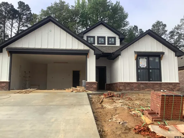 $391,900 | 7917 Greenhill Drive, Tyler, TX 75703