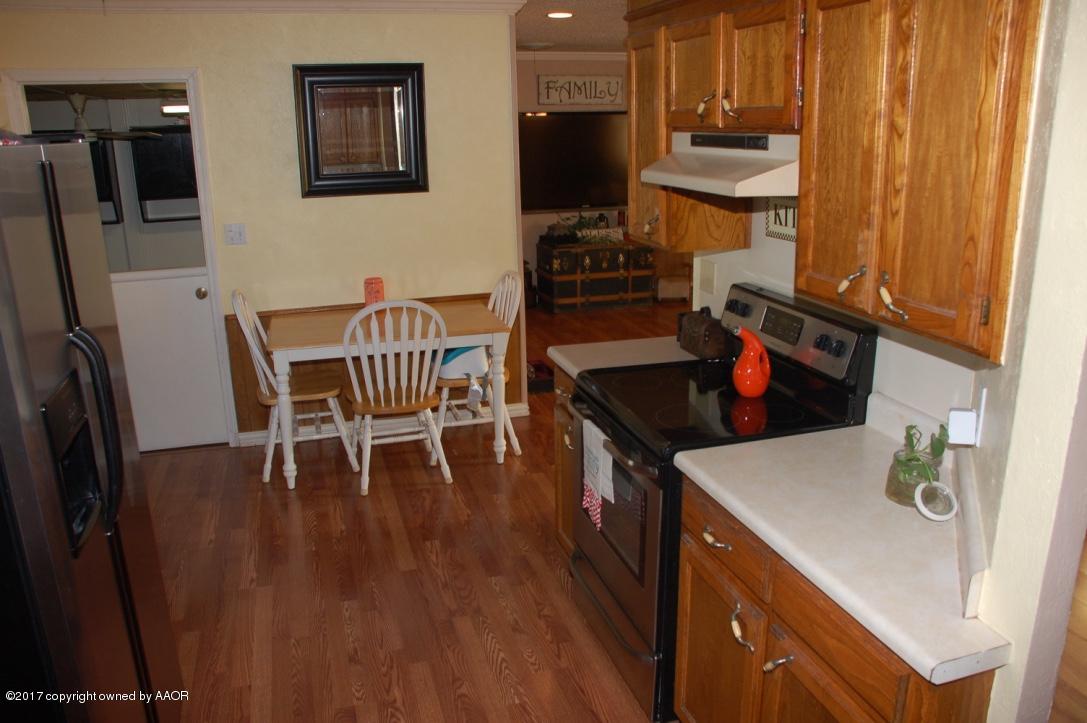 5116 Crockett Street Amarillo, TX 79110 - Photo 11 of 33 Kitchen/ Dining