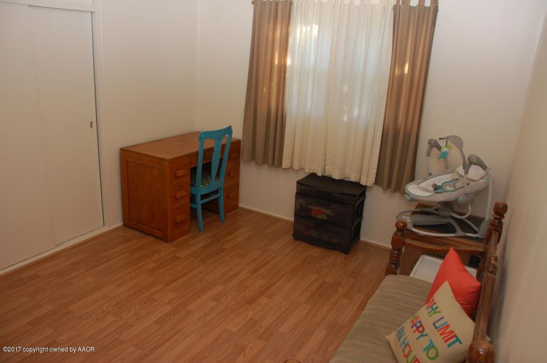 5116 Crockett Street Amarillo, TX 79110 - Photo 14 of 33 Bedroom 1