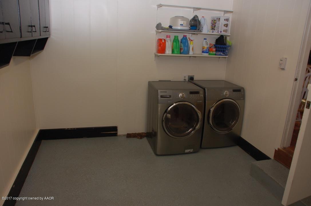 5116 Crockett Street Amarillo, TX 79110 - Photo 24 of 33 Laundry