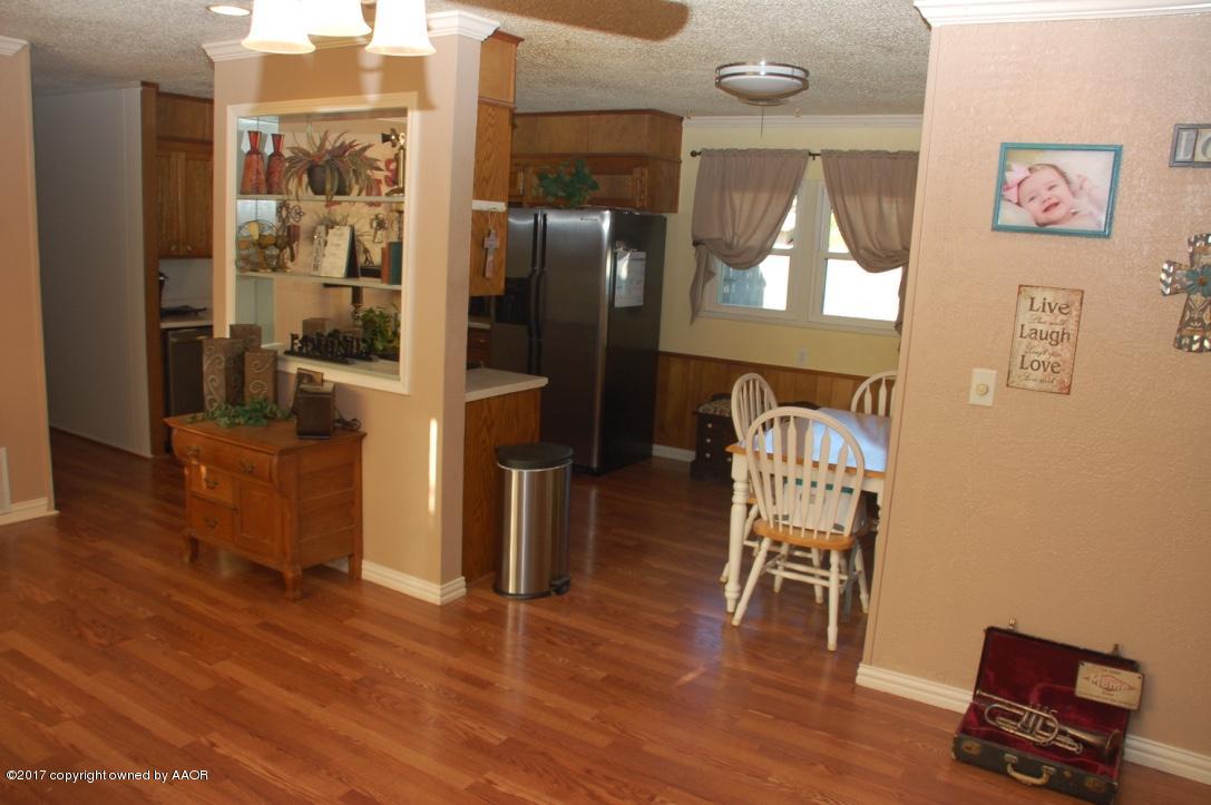 5116 Crockett Street Amarillo, TX 79110 - Photo 6 of 33 Living/ Dining