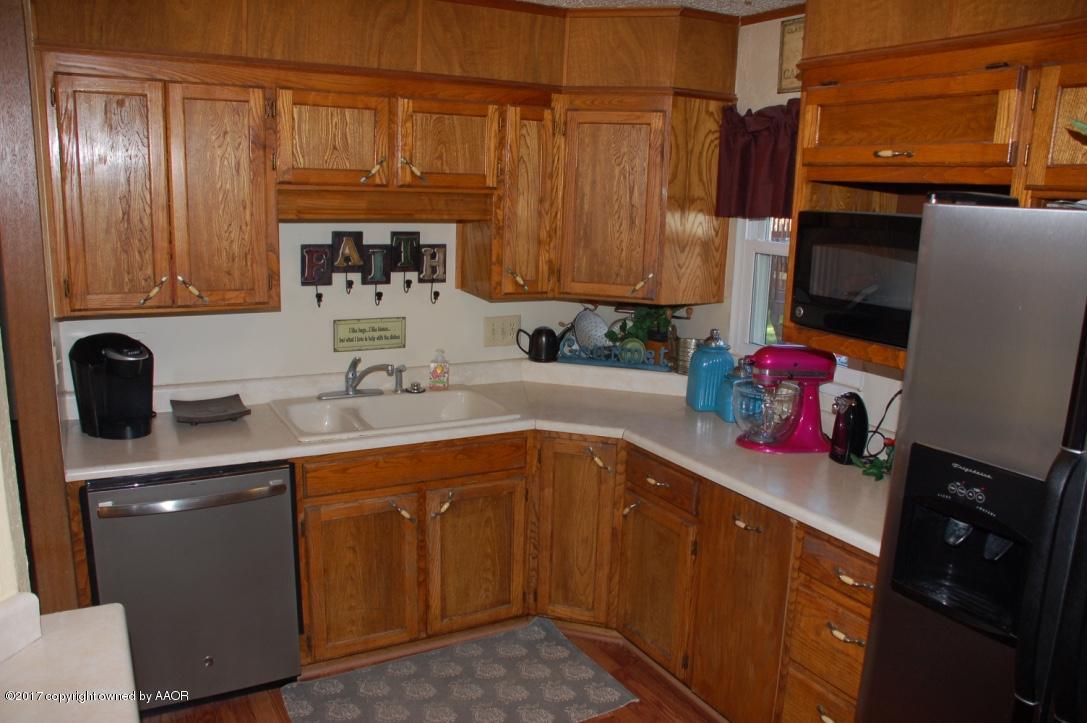 5116 Crockett Street Amarillo, TX 79110 - Photo 10 of 33 Kitchen