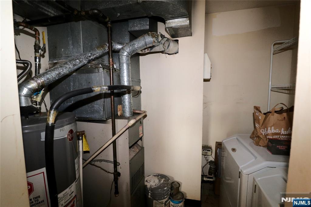 12 Rutgers Drive Newark, NJ 07103 - Photo 8 of 23 a view of walk in closet