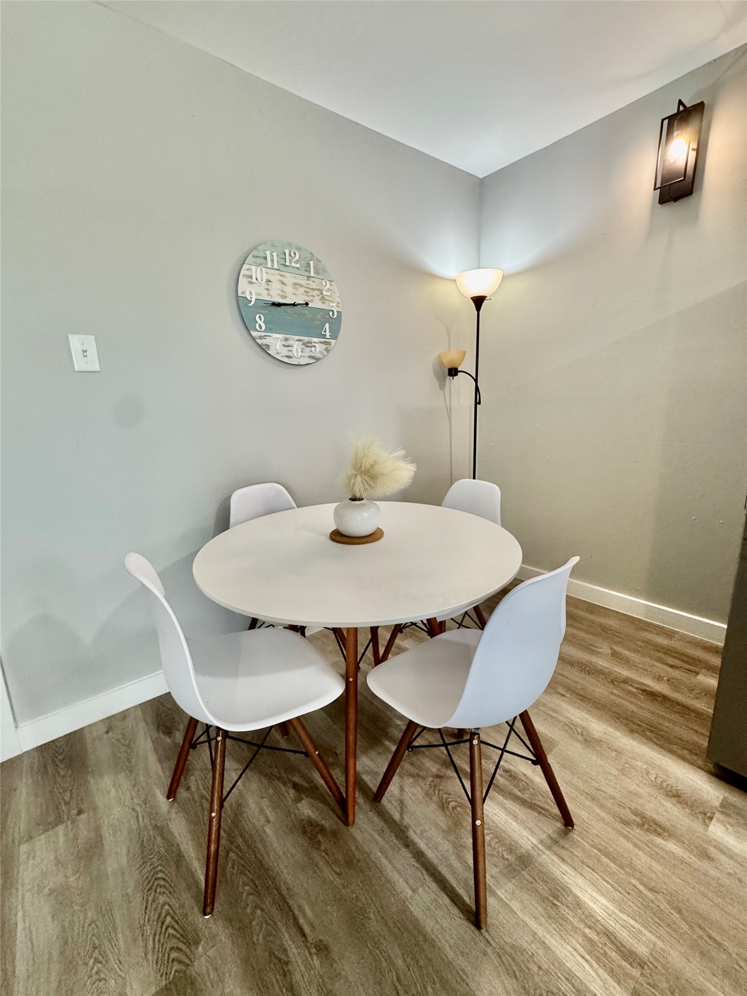 6705 Fairway Drive, Unit 2 Houston, TX 77087 - Photo 5 of 11 Dining space