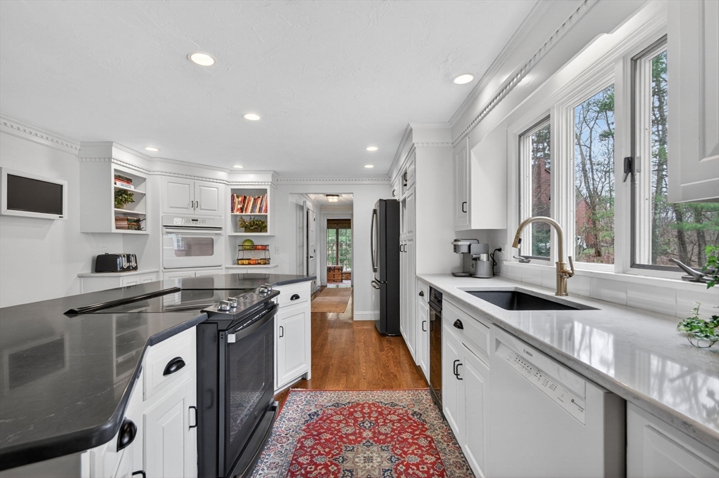 21 Greybirch Road Andover, MA 01810 - Photo 9 of 42