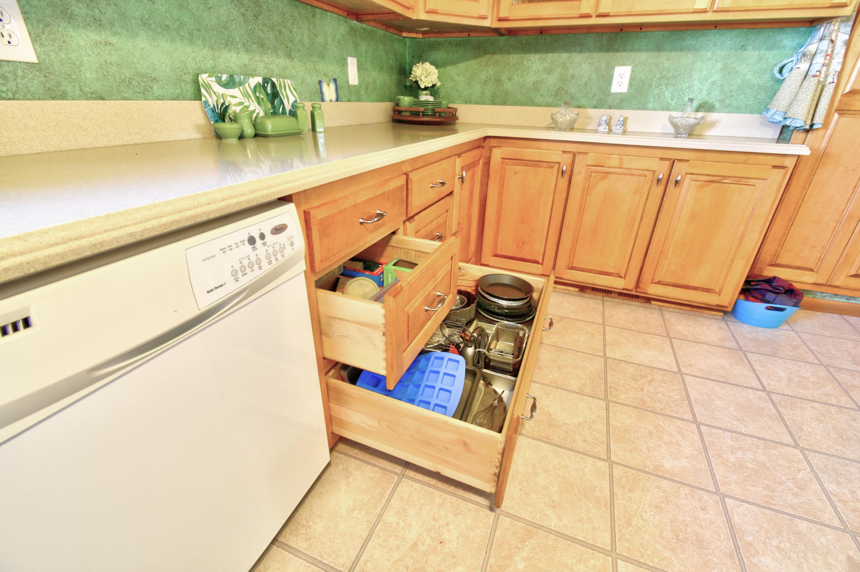 8754 East Monroe Road Wheeler, MI 48662 - Photo 8 of 110 DSC_2732_3_4