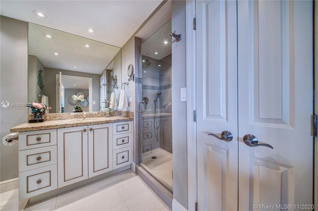 $875,000 | 19707 Turnberry Way, Unit 16A, Aventura, FL 33180