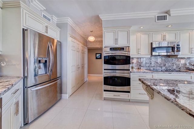 $875,000 | 19707 Turnberry Way, Unit 16A, Aventura, FL 33180