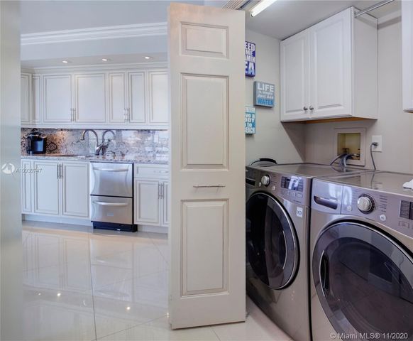 $875,000 | 19707 Turnberry Way, Unit 16A, Aventura, FL 33180