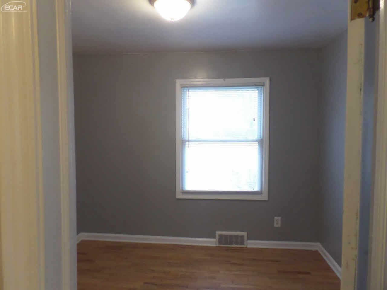 908 West Silver Lake Road Fenton, MI 48430 - Photo 26 of 30 21393091-25.JPG
