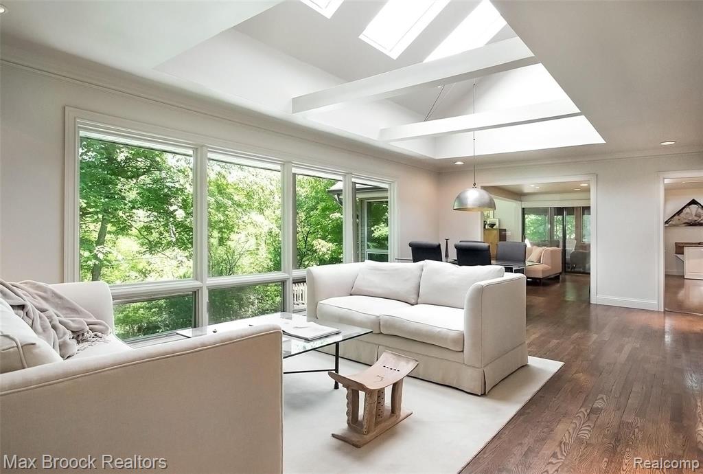 19248 Riverside Drive Beverly Hills, MI 48025 - Photo 11 of 54