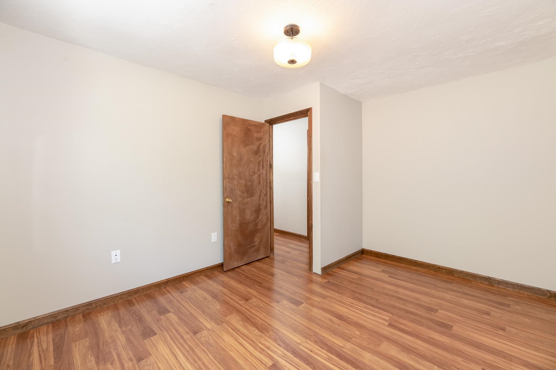 134 North Street Laconia, NH 03246 - Photo 16 of 38