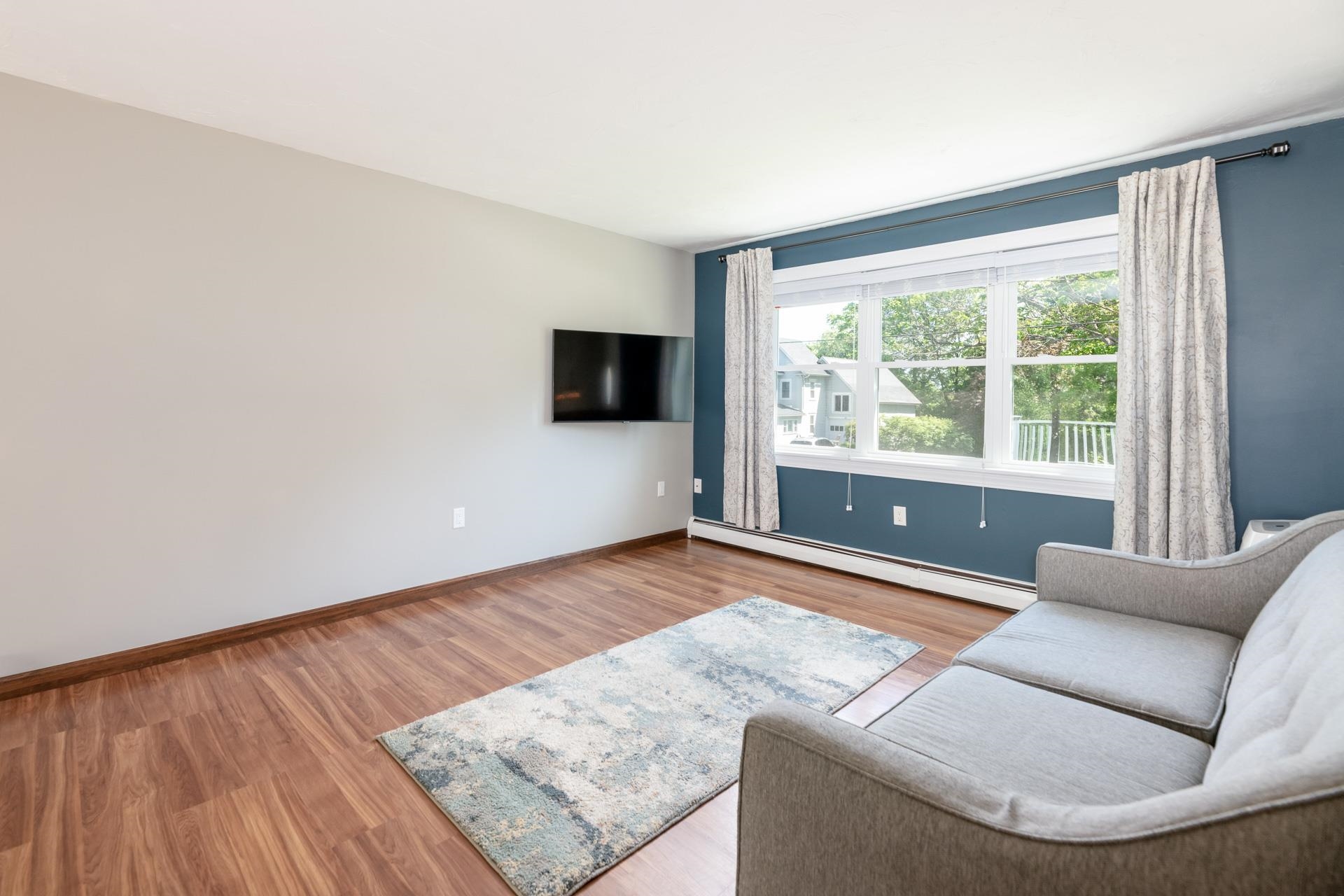 134 North Street Laconia, NH 03246 - Photo 3 of 38