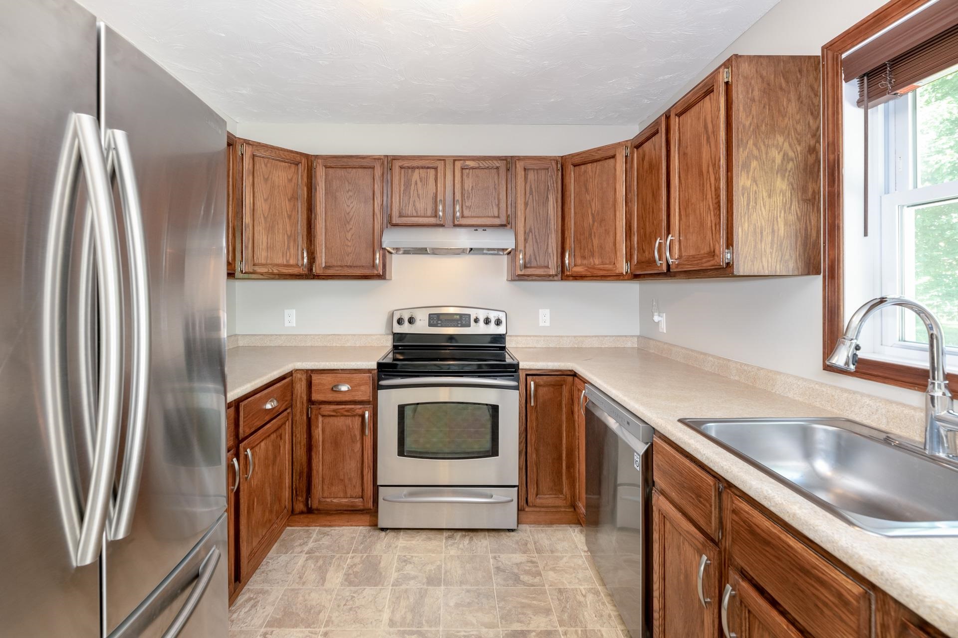 134 North Street Laconia, NH 03246 - Photo 6 of 38