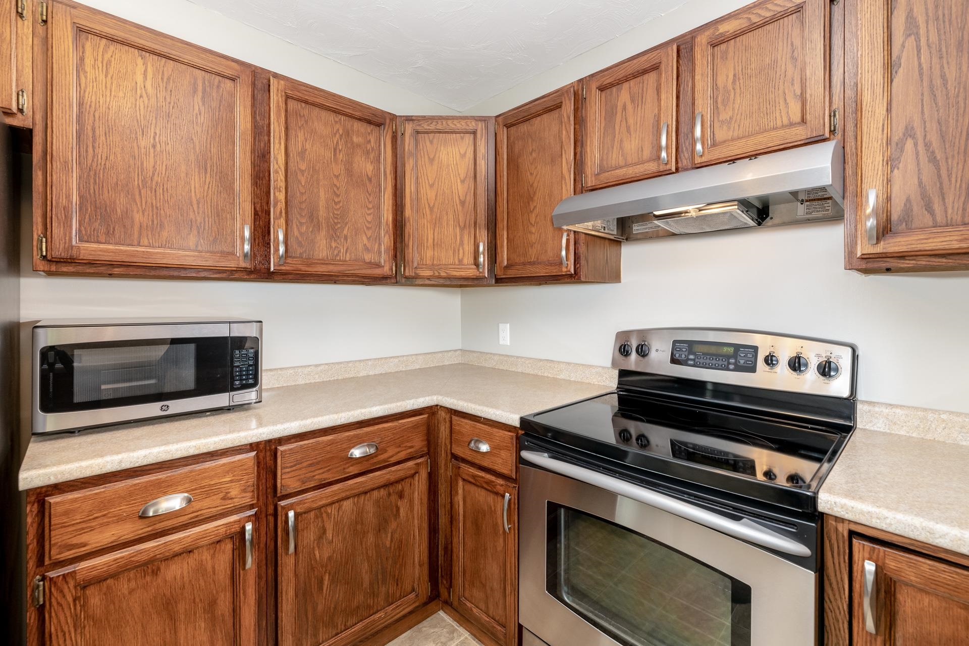 134 North Street Laconia, NH 03246 - Photo 8 of 38