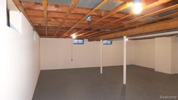 642 Shoreham Road Grosse Pointe, MI 48236 - Photo 9 of 14 642S8.jpg