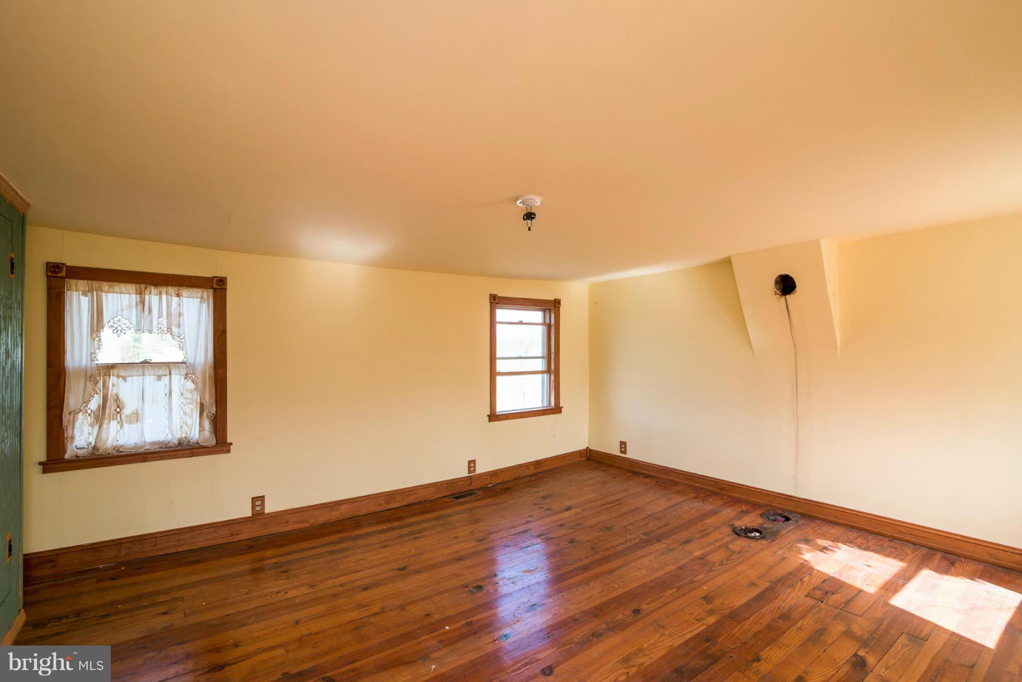 16324 Fairview Road Hagerstown, MD 21740 - Photo 11 of 15 Interior (General)