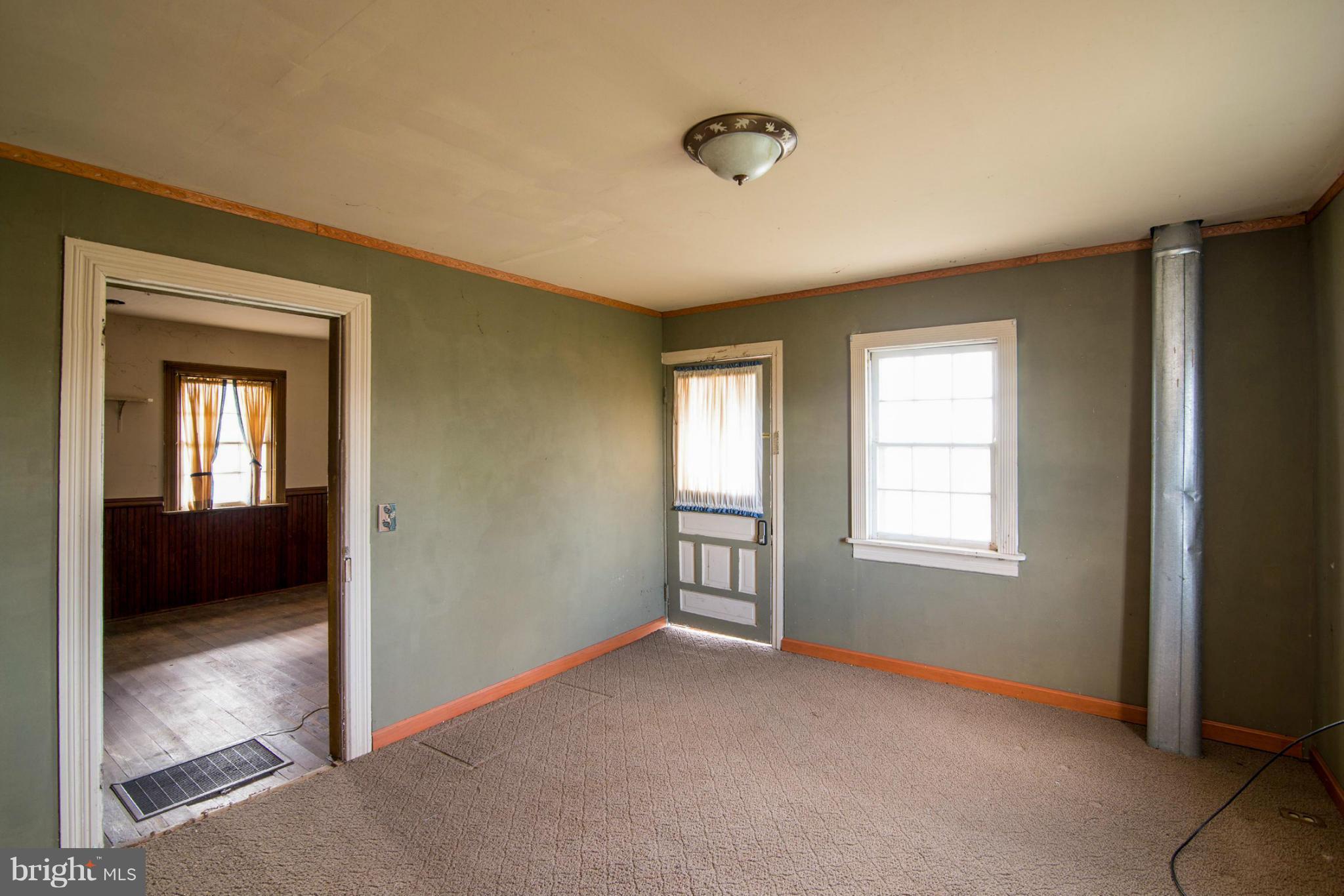 16324 Fairview Road Hagerstown, MD 21740 - Photo 4 of 15 Interior (General)
