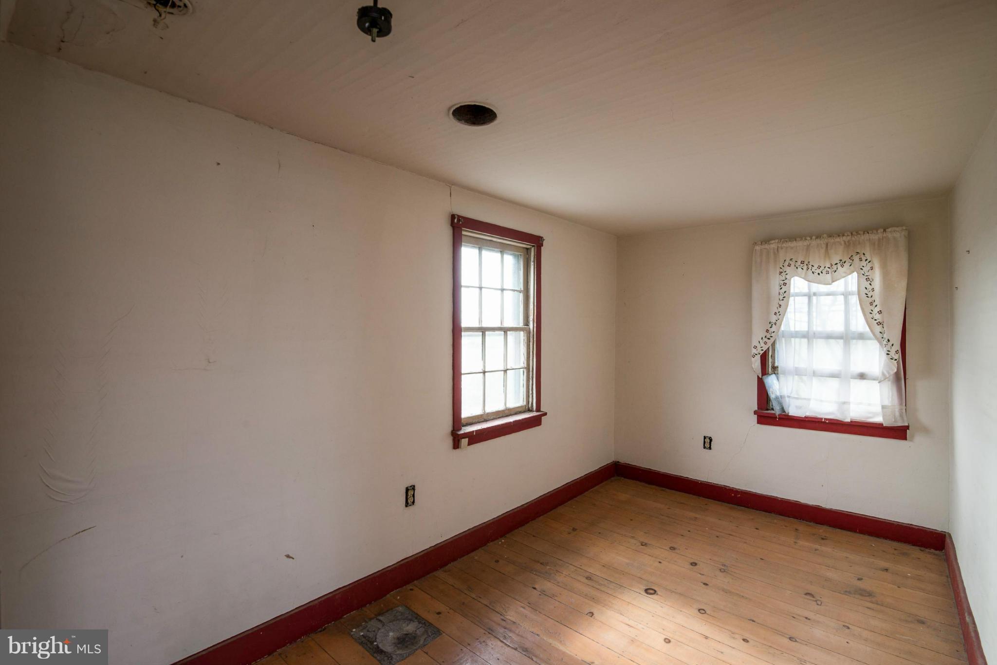 16324 Fairview Road Hagerstown, MD 21740 - Photo 10 of 15 Interior (General)