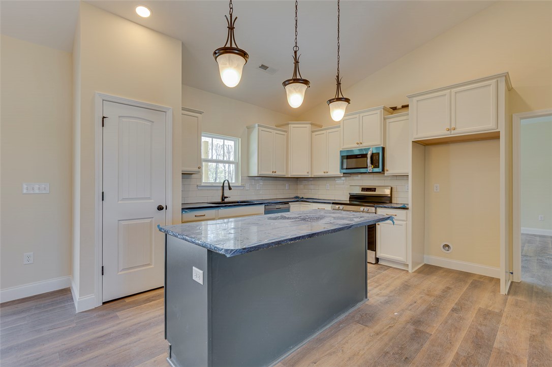 209 Old Glory Court Liberty, SC 29657 - Photo 11 of 36