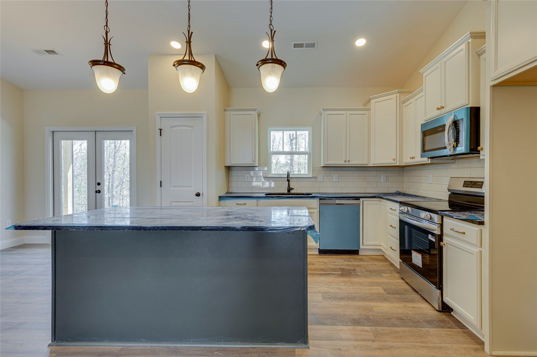 209 Old Glory Court Liberty, SC 29657 - Photo 12 of 36