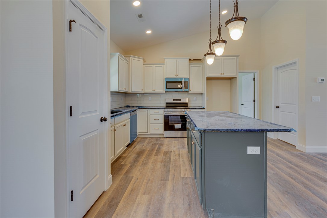 209 Old Glory Court Liberty, SC 29657 - Photo 16 of 36