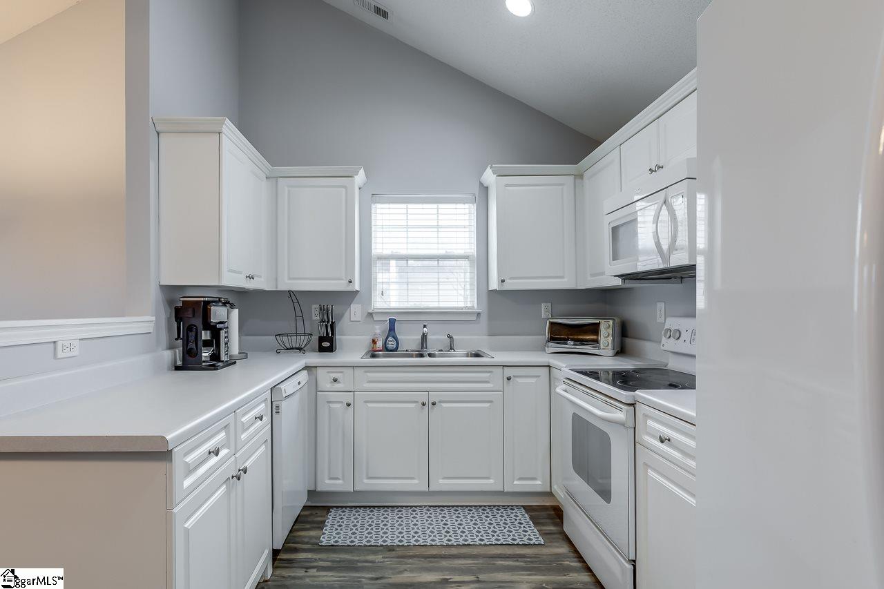 373 Berry Road Taylors, SC 29687 - Photo 12 of 26 Gallery Image 12