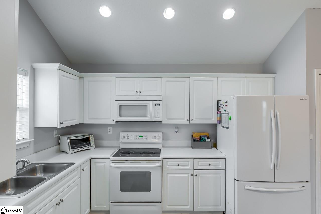 373 Berry Road Taylors, SC 29687 - Photo 13 of 26 Gallery Image 13
