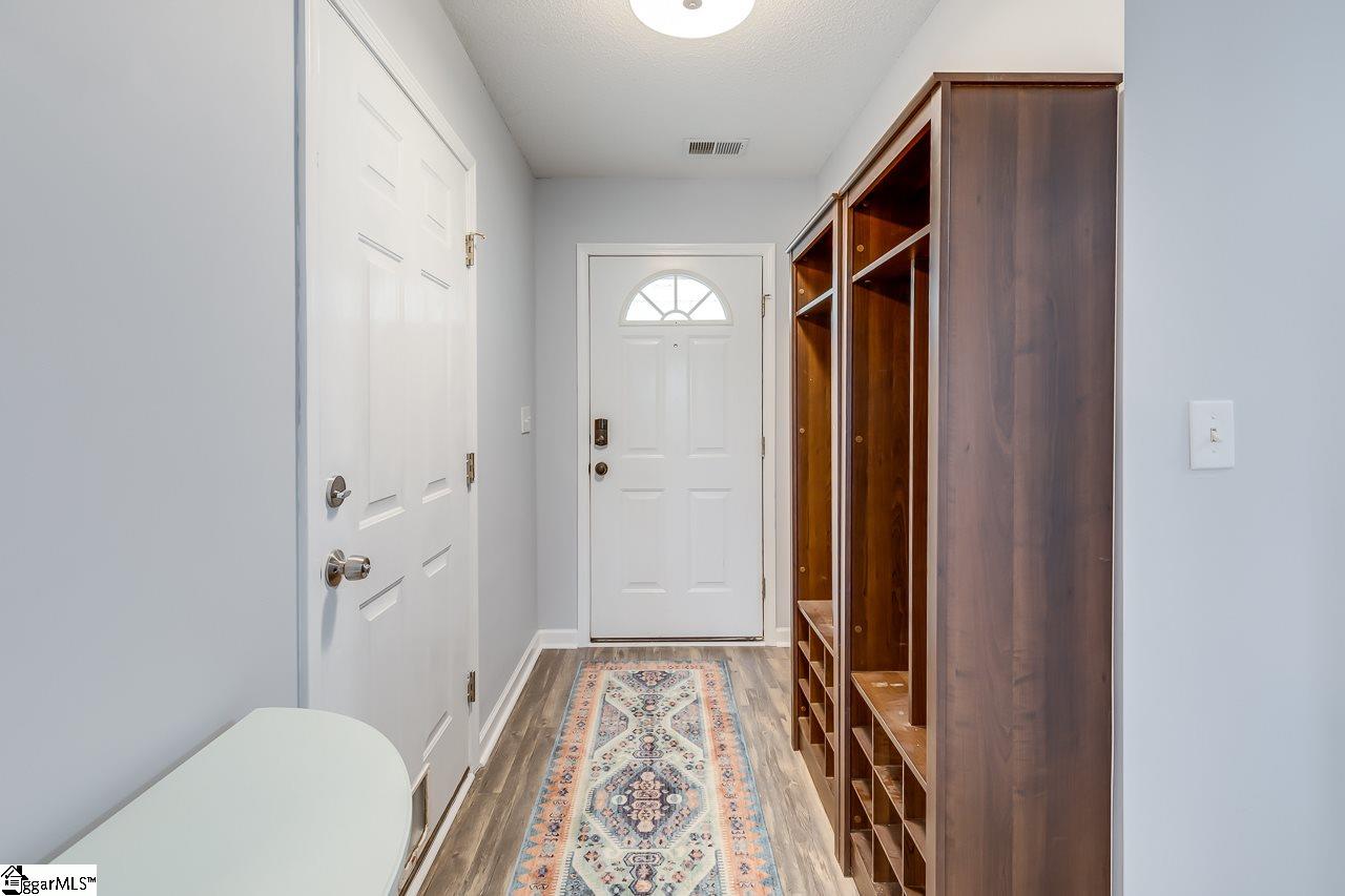 373 Berry Road Taylors, SC 29687 - Photo 4 of 26 Gallery Image 4