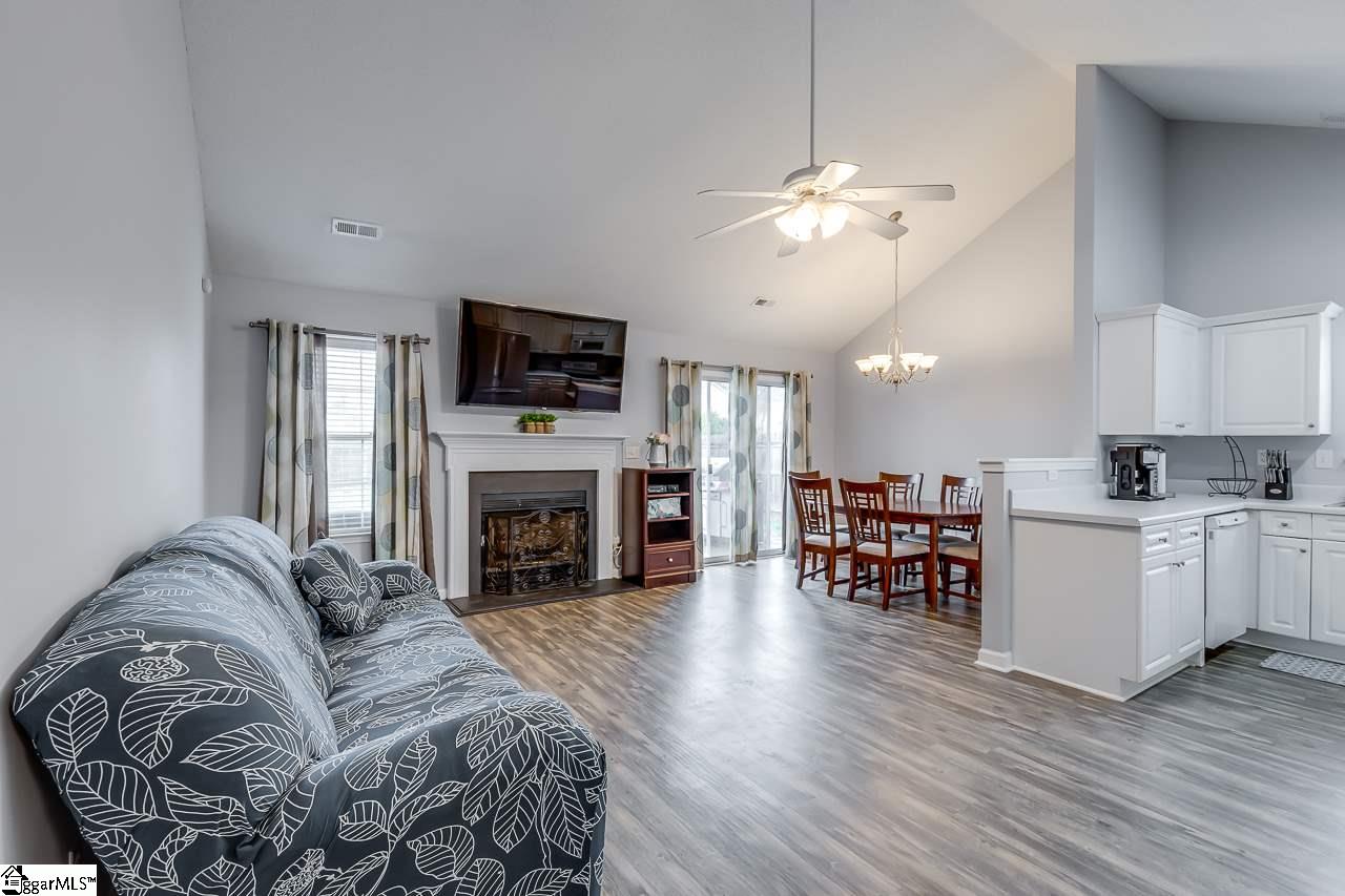 373 Berry Road Taylors, SC 29687 - Photo 6 of 26 Gallery Image 6