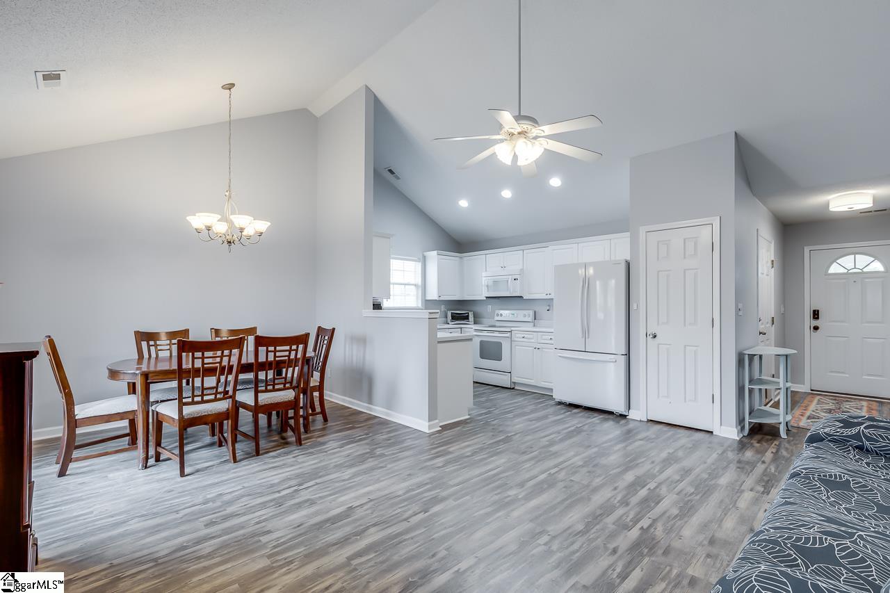 373 Berry Road Taylors, SC 29687 - Photo 10 of 26 Gallery Image 10