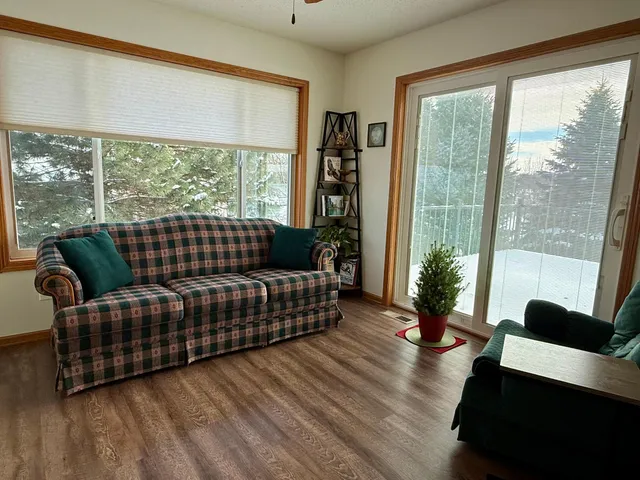 $325,000 | 125 Meadow Lane, New London, MN 56273