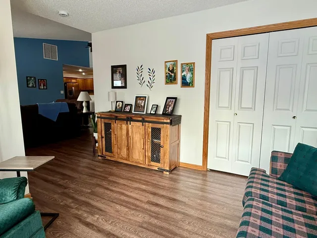 $325,000 | 125 Meadow Lane, New London, MN 56273