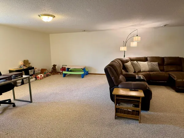 $325,000 | 125 Meadow Lane, New London, MN 56273
