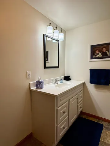 $325,000 | 125 Meadow Lane, New London, MN 56273