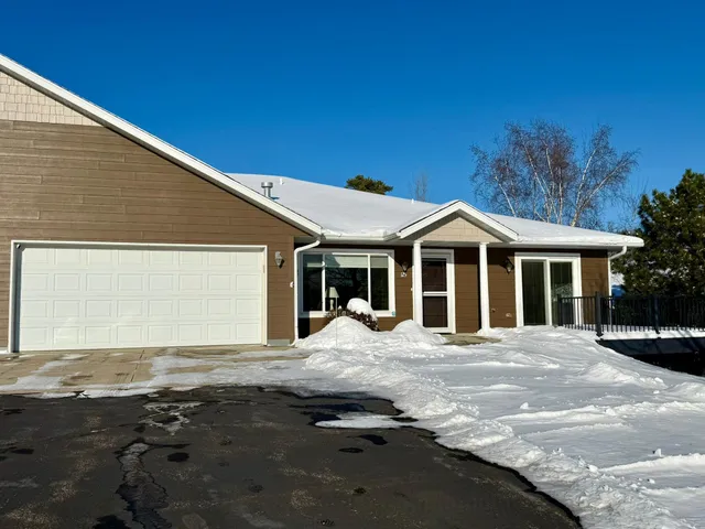 $325,000 | 125 Meadow Lane, New London, MN 56273