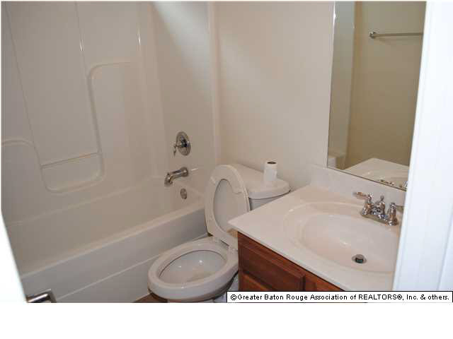 1959 Hunters Ridge Drive Baton Rouge, LA 70816 - Photo 13 of 15 Gallery Image 13