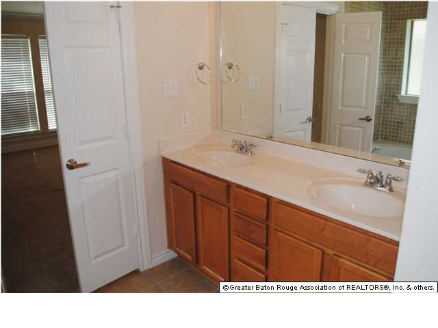 1959 Hunters Ridge Drive Baton Rouge, LA 70816 - Photo 8 of 15 Gallery Image 8
