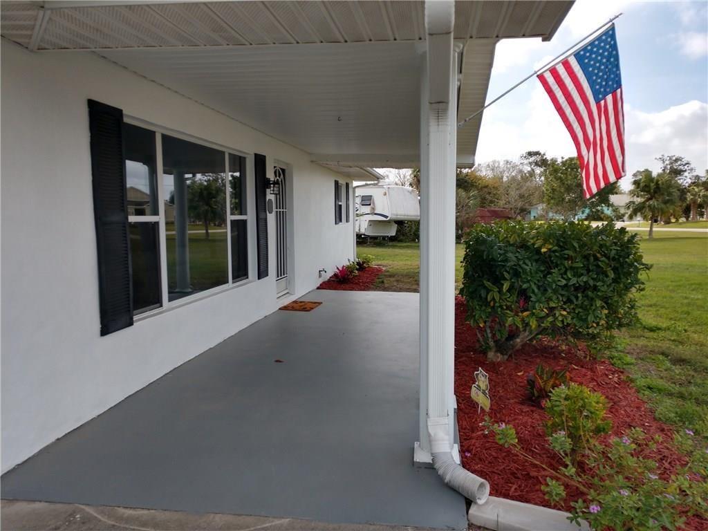 573 Drawdy Way Sebastian, FL 32958 - Photo 3 of 13 Gallery Image 3