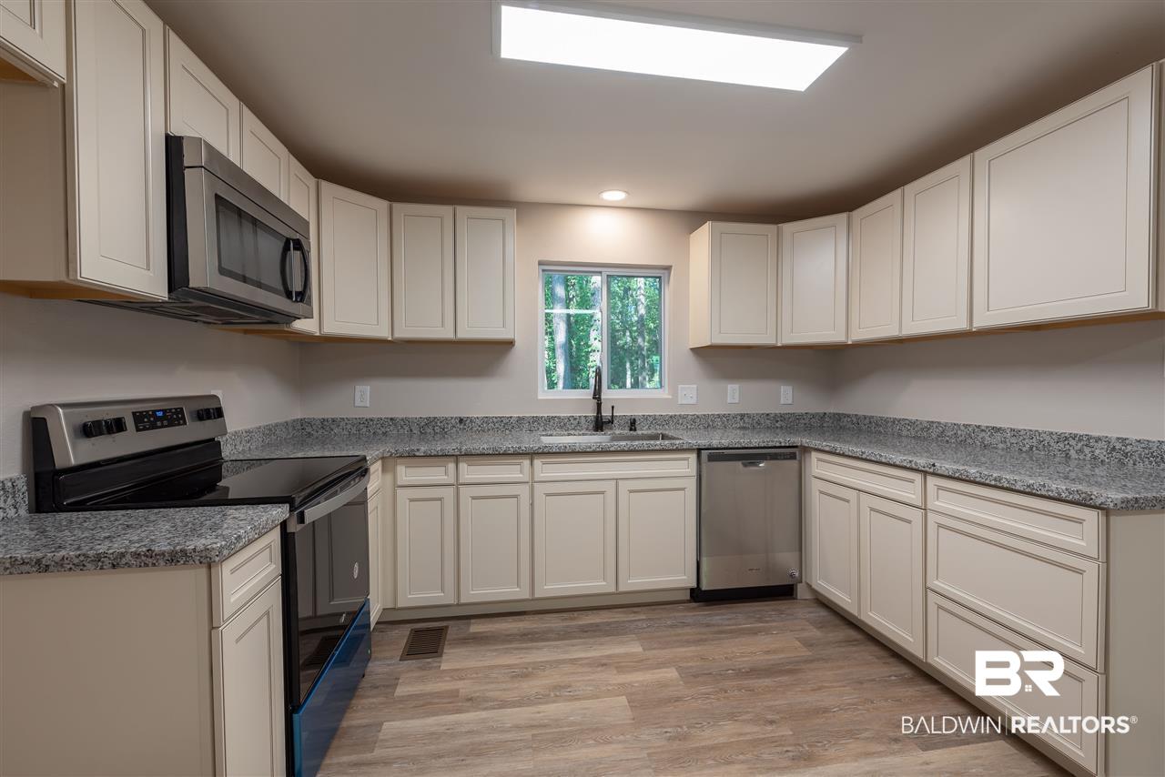 112 Montclair Place Daphne, AL 36526 - Photo 14 of 50