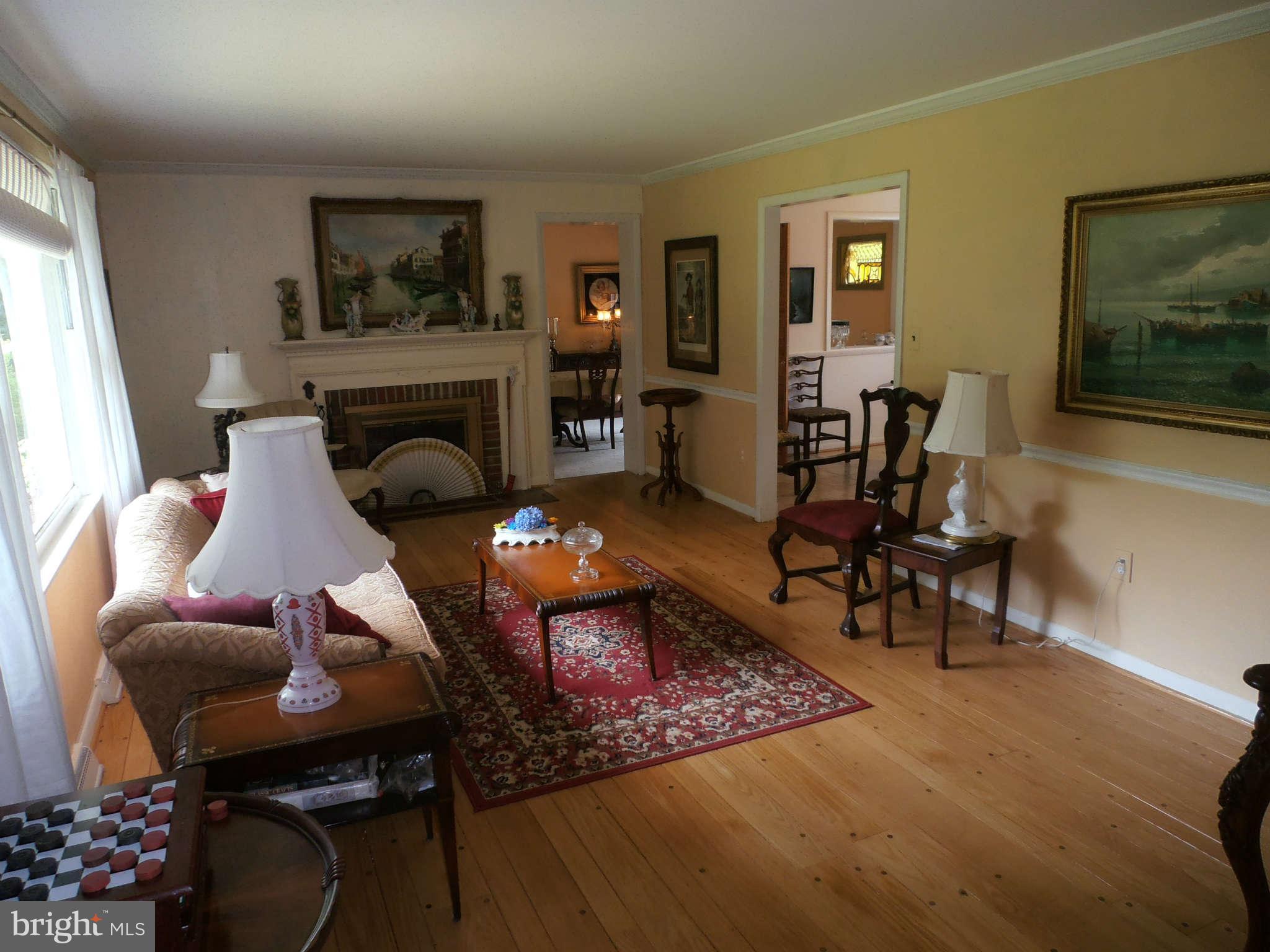 21311 Clarksburg Road Boyds, MD 20841 - Photo 6 of 26 Living Room