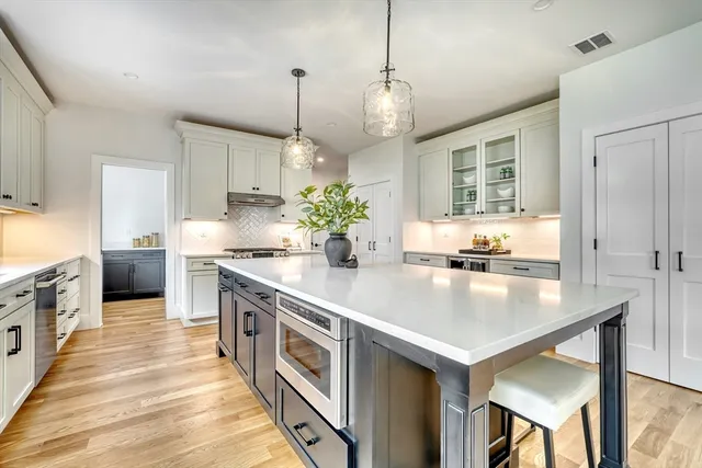 $1,850,000 | 6 Callahan Drive, Woburn, MA 01801