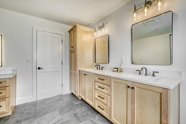 $1,850,000 | 6 Callahan Drive, Woburn, MA 01801