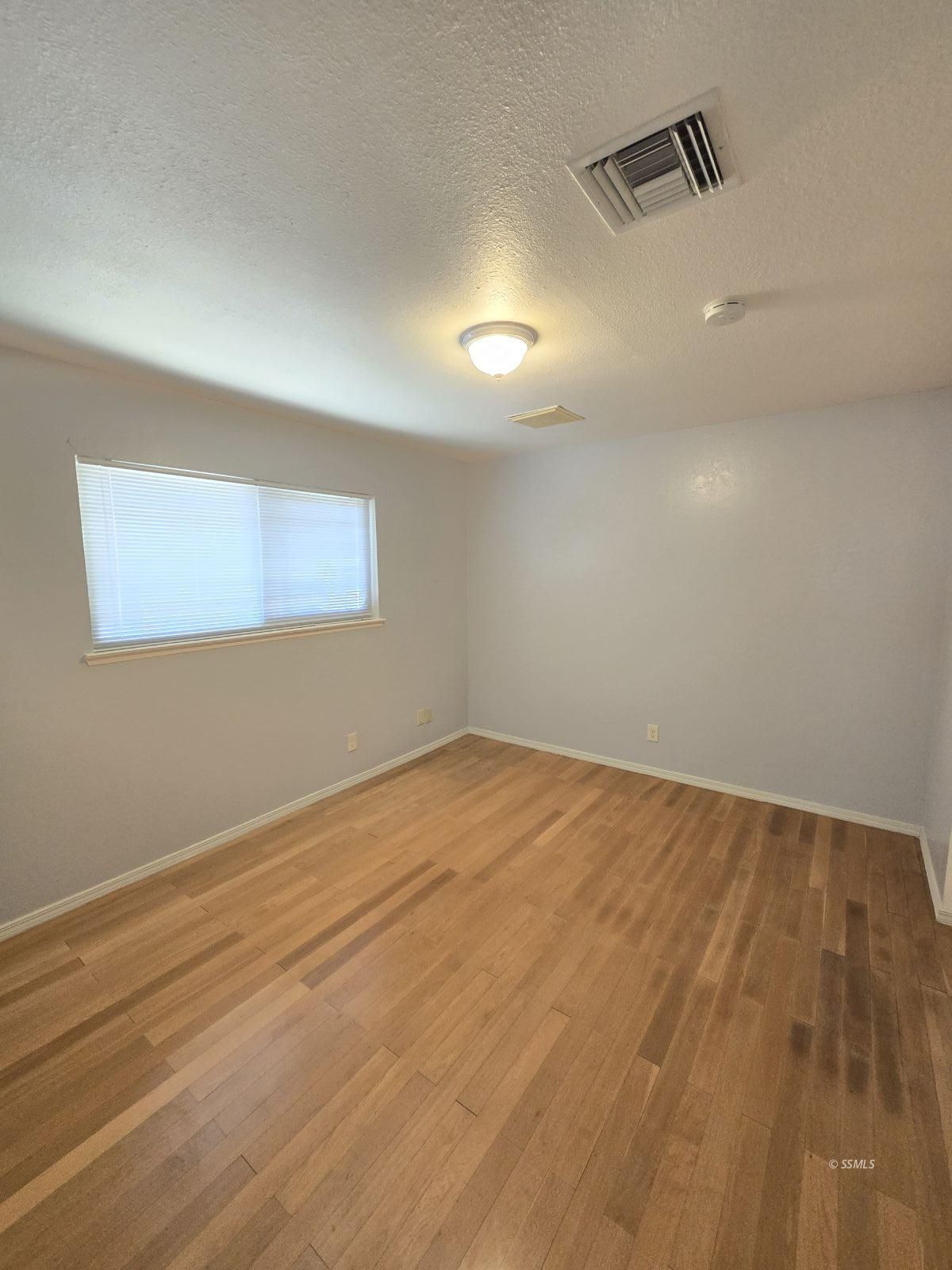534 Suzanne Street Ridgecrest, CA 93555 - Photo 14 of 20 a view of an empty room