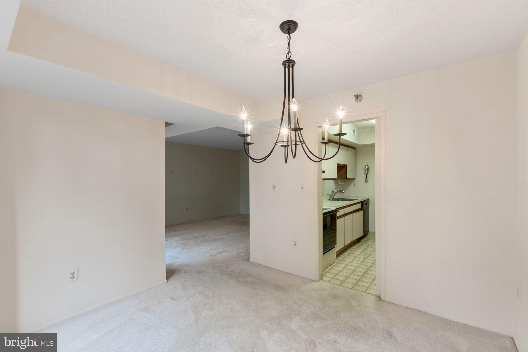 1808 Old Meadow Road, Unit 717 McLean, VA 22102 - Photo 17 of 48 Dining room