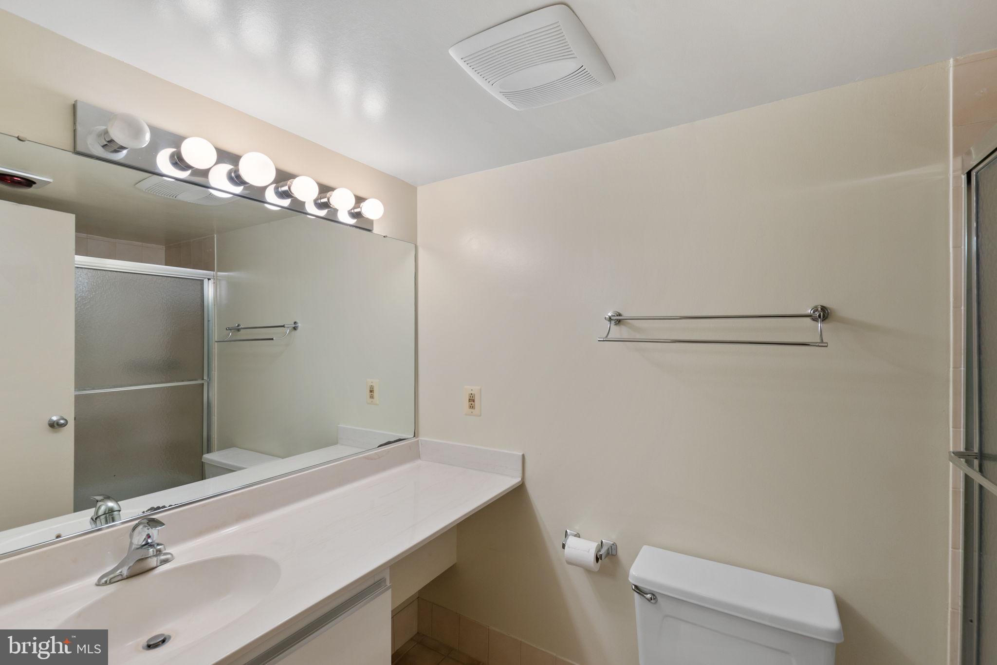 1808 Old Meadow Road, Unit 717 McLean, VA 22102 - Photo 29 of 48 Owner's bath