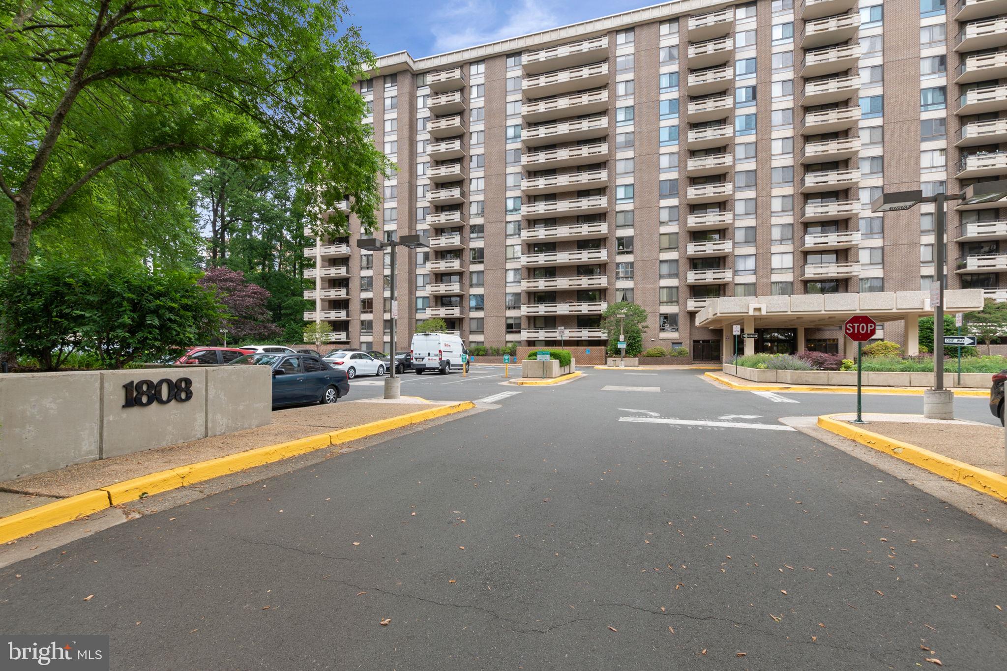 1808 Old Meadow Road, Unit 717 McLean, VA 22102 - Photo 35 of 48