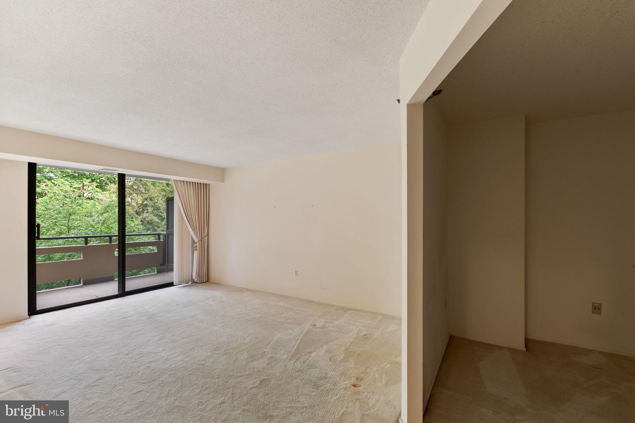 1808 Old Meadow Road, Unit 717 McLean, VA 22102 - Photo 10 of 48 Living room