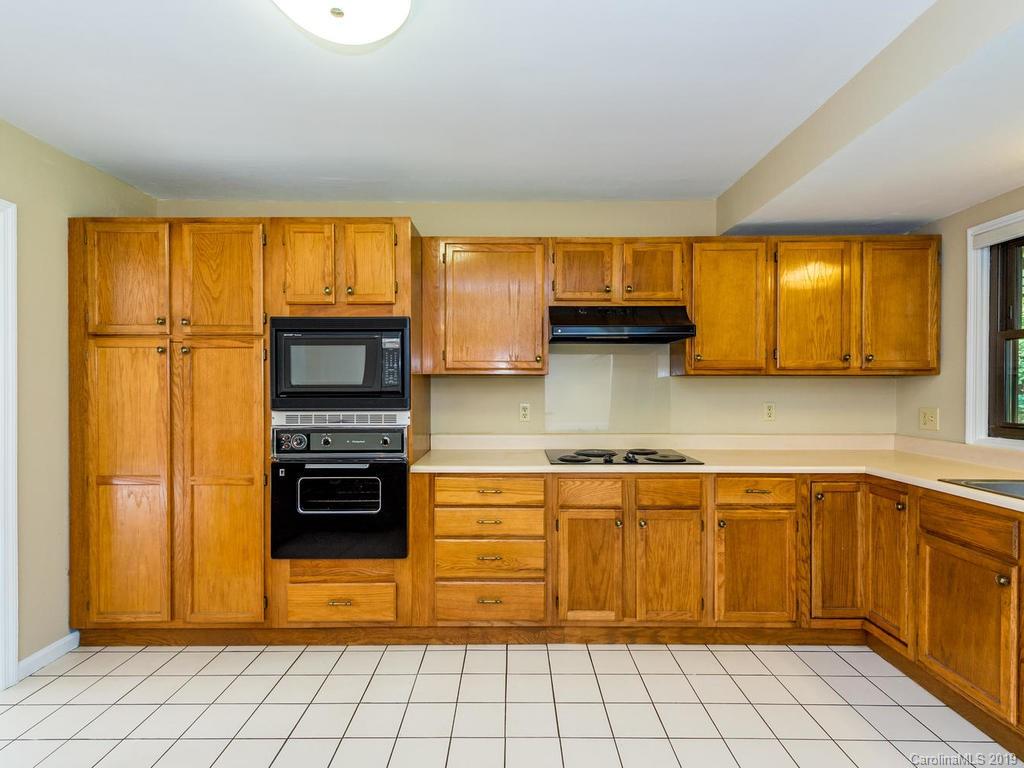 1093 Jenkins Valley Road Alexander, NC 28701 - Photo 12 of 36 Gallery Image 12