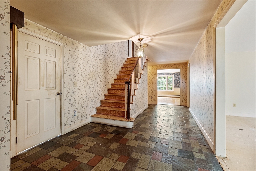 10 Tallard Road Westford, MA 01886 - Photo 4 of 42 Gallery Image 4